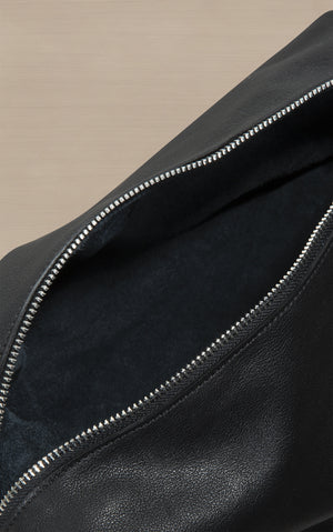 Pochette in Bluette Grained Leather